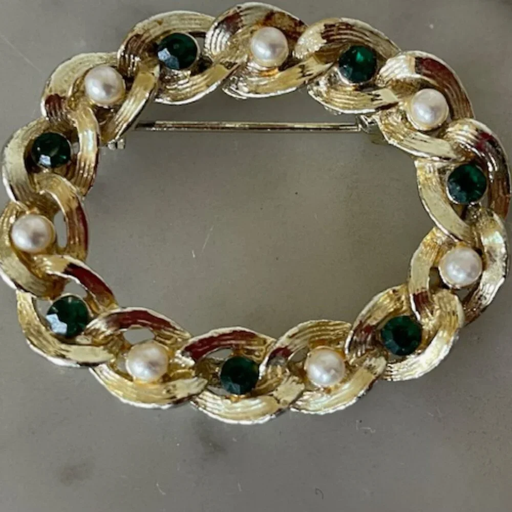 GERRY'S Vintage Gold Tone Pearl Emerald Rhinestone Oval Brooch Pin